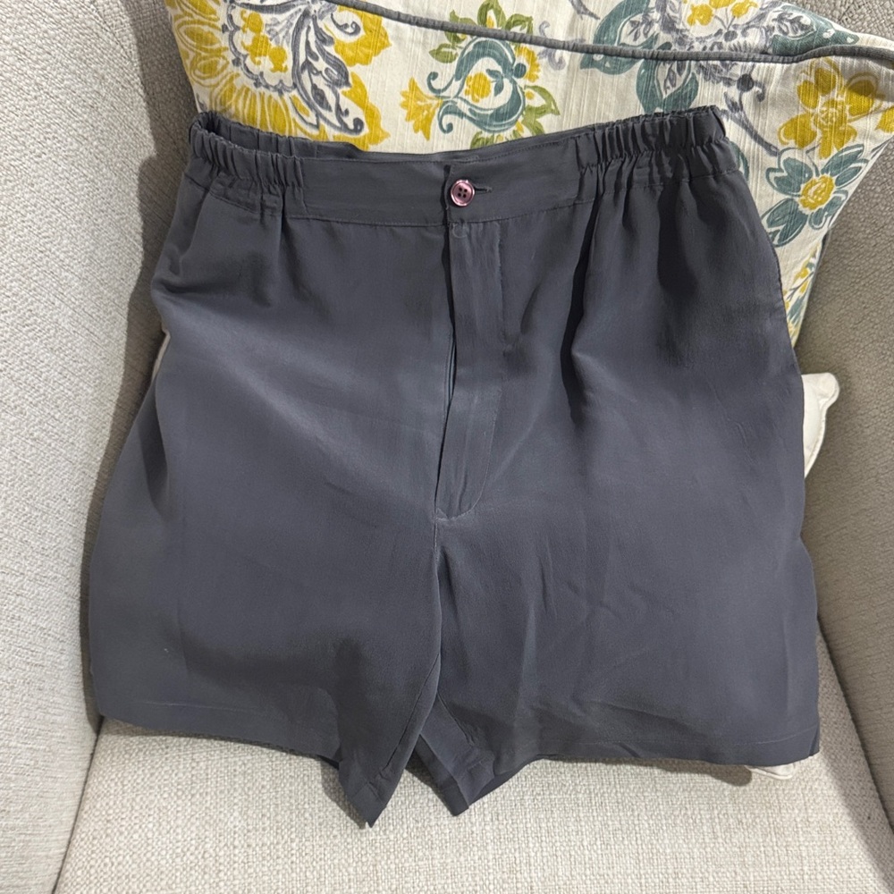 Vintage BOCCI Gray Shorts 100% Silk